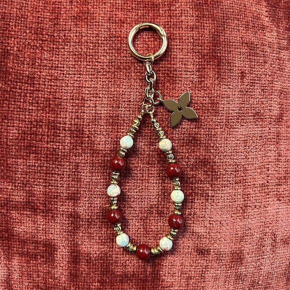 BEADED Bag Charm with Clover🍀 - Picture 7 of 9